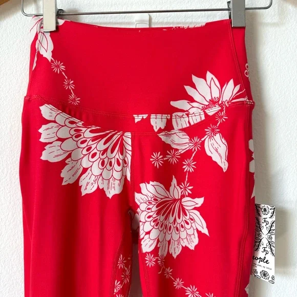 Free People Movement Tropical Floral Print Red Prairie Leggings Ankle Cutout XS - Picture 4 of 17